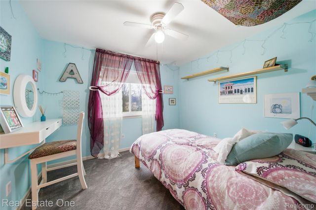 8135 Kimble Drive, Hamburg Township, MI 48169