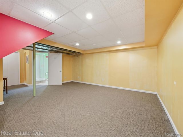 8135 Kimble Drive, Hamburg Township, MI 48169