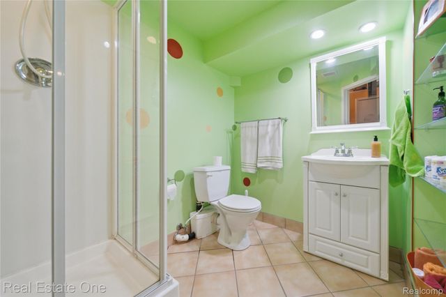 8135 Kimble Drive, Hamburg Township, MI 48169