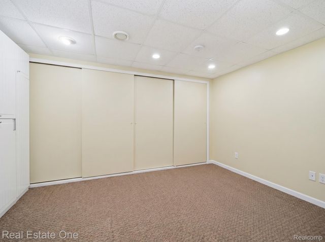 8135 Kimble Drive, Hamburg Township, MI 48169