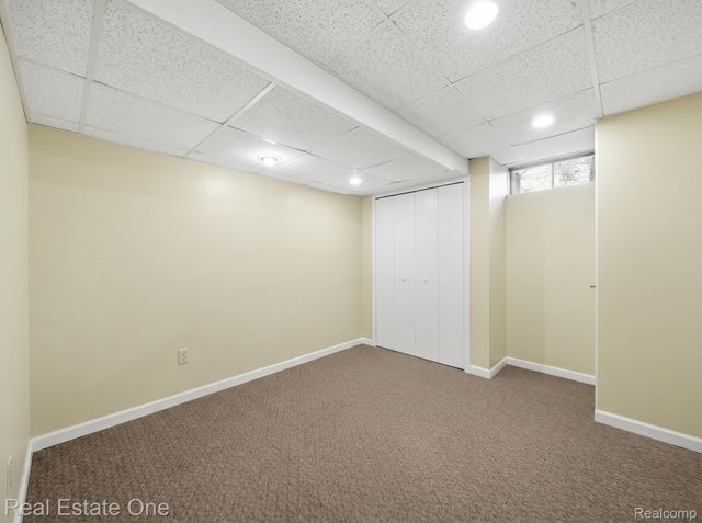 8135 Kimble Drive, Hamburg Township, MI 48169