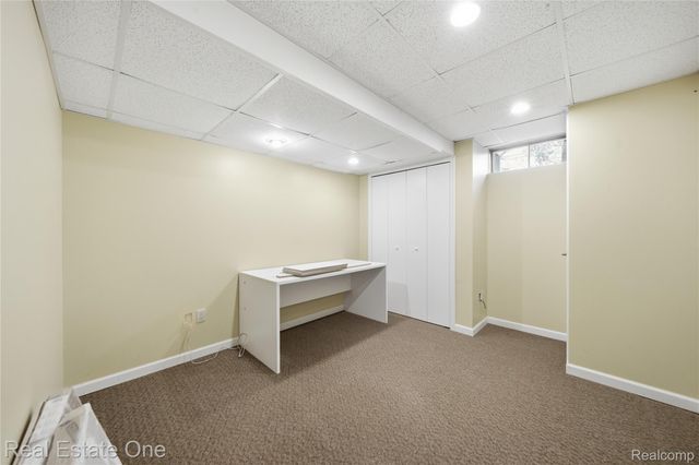 8135 Kimble Drive, Hamburg Township, MI 48169