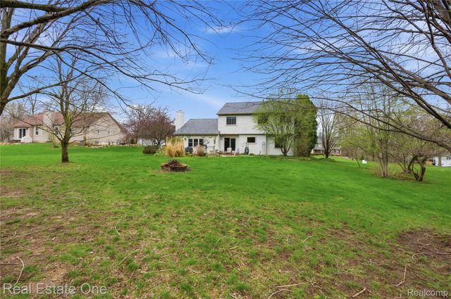 8135 Kimble Drive, Hamburg Township, MI 48169