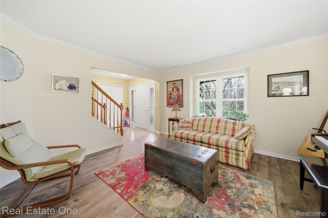 8135 Kimble Drive, Hamburg Township, MI 48169