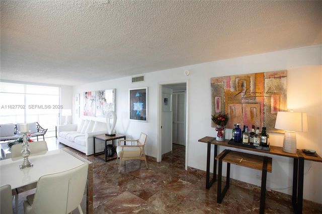 6039 Collins Ave 1728, Miami Beach, FL 33140