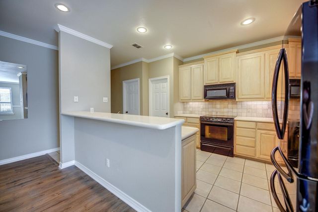 5855 Pecan Chase, Benbrook, TX 76132