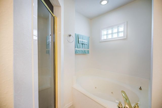 5855 Pecan Chase, Benbrook, TX 76132