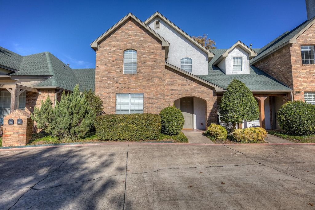 5855 Pecan Chase, Benbrook, TX 76132