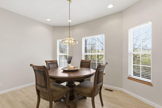 827 Gold Rush Avenue, Nixa, MO 65714