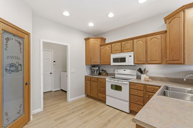 827 Gold Rush Avenue, Nixa, MO 65714