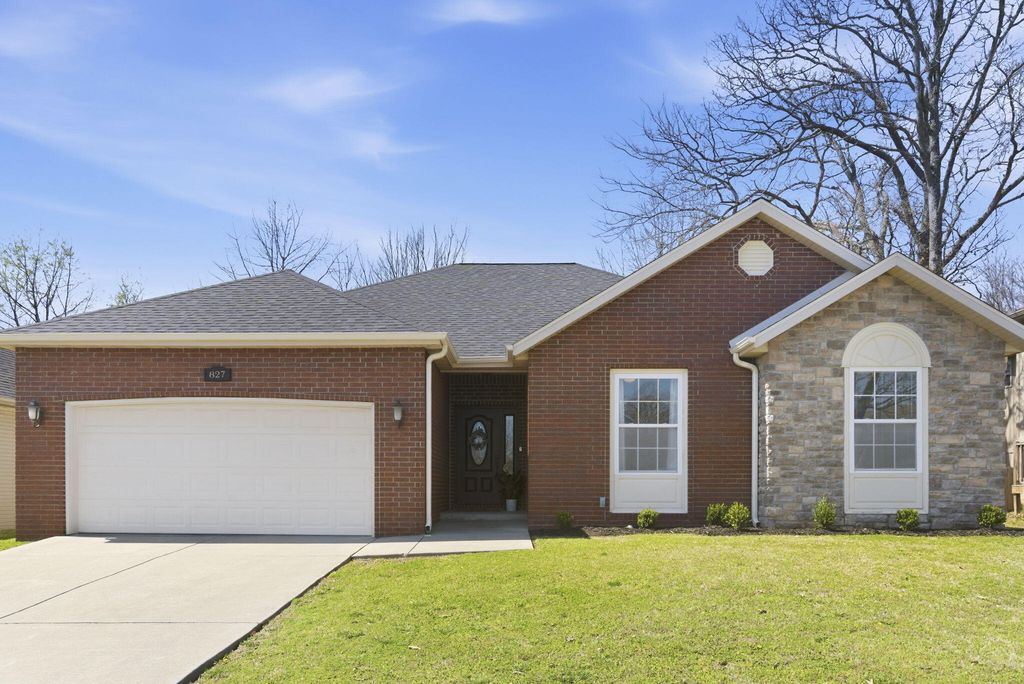 827 Gold Rush Avenue, Nixa, MO 65714