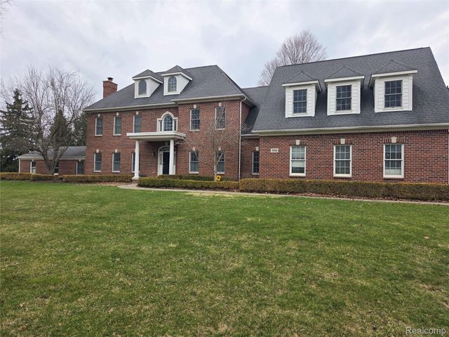 900 Maxfield Road, Brighton Township, MI 48114