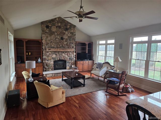 900 Maxfield Road, Brighton Township, MI 48114