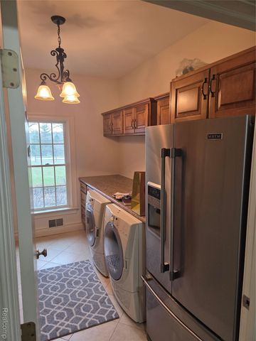 900 Maxfield Road, Brighton Township, MI 48114