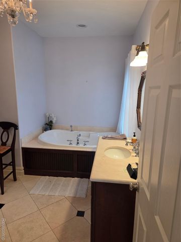 900 Maxfield Road, Brighton Township, MI 48114