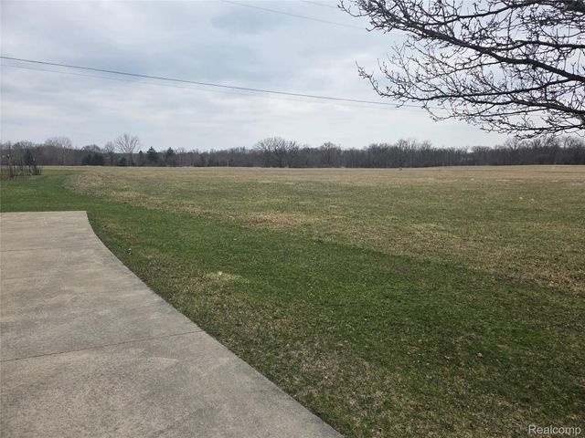 900 Maxfield Road, Brighton Township, MI 48114