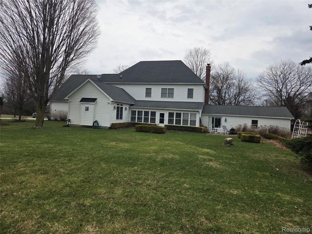 900 Maxfield Road, Brighton Township, MI 48114