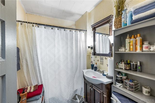 160 Davidson Avenue, Buffalo, NY 14215