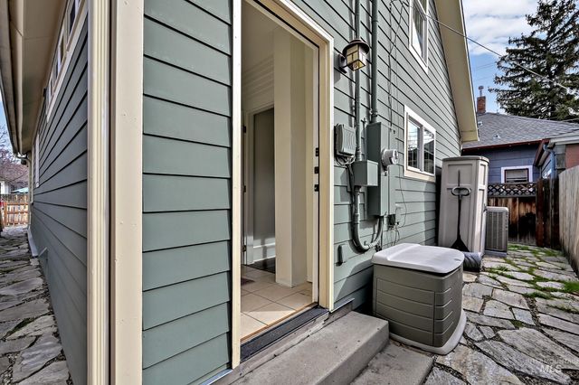 1413 W Eastman St, Boise, ID 83702