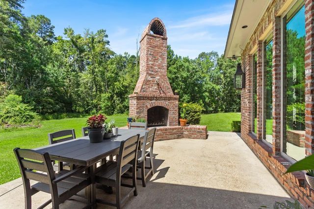 17950 Rolling Oaks Ave, Greenwell Springs, LA 70739