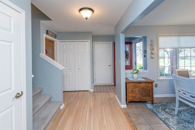 9002 Pine Cove Drive, Whitmore Lake, MI 48189
