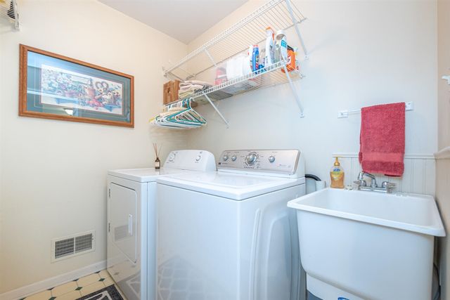 9002 Pine Cove Drive, Whitmore Lake, MI 48189