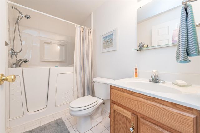 9002 Pine Cove Drive, Whitmore Lake, MI 48189