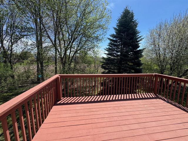 9002 Pine Cove Drive, Whitmore Lake, MI 48189