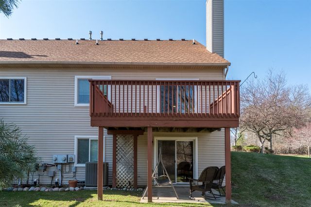 9002 Pine Cove Drive, Whitmore Lake, MI 48189
