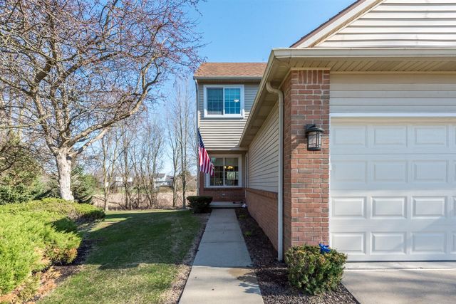 9002 Pine Cove Drive, Whitmore Lake, MI 48189