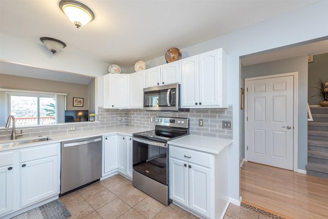 9002 Pine Cove Drive, Whitmore Lake, MI 48189