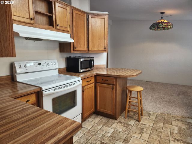 100 RIVER BEND Rd 24, Reedsport, OR 97467