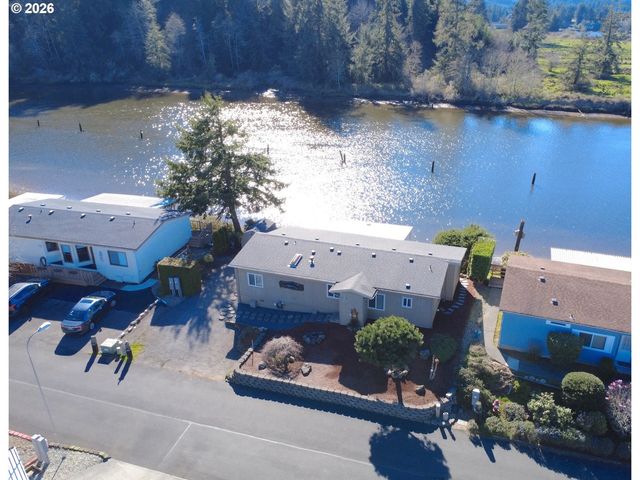 100 RIVER BEND Rd 24, Reedsport, OR 97467