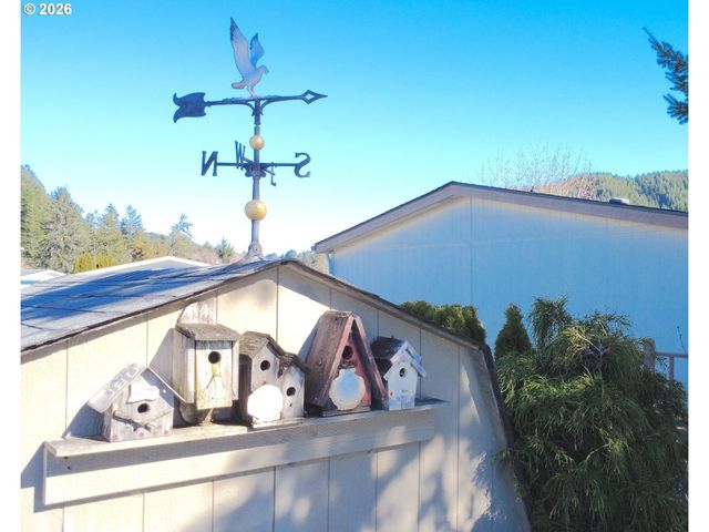 100 RIVER BEND Rd 24, Reedsport, OR 97467
