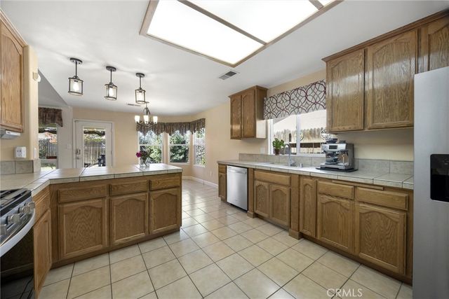 5813 Ragusa Lane, Bakersfield, CA 93308