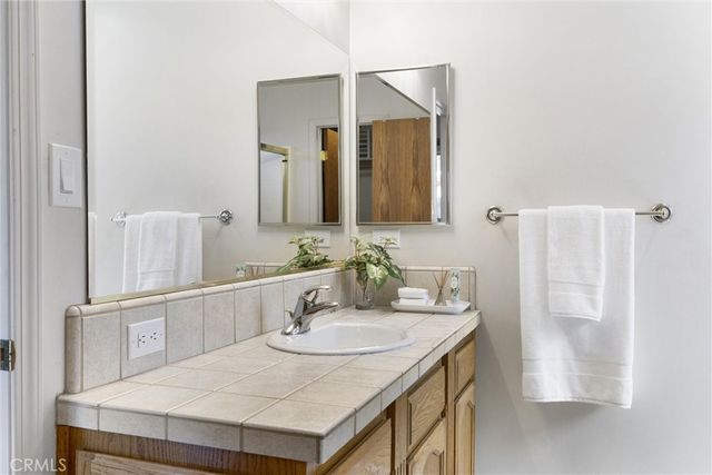 5813 Ragusa Lane, Bakersfield, CA 93308