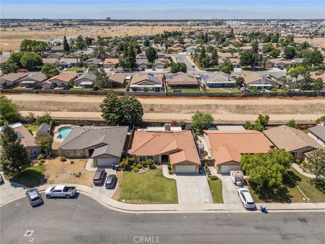 5813 Ragusa Lane, Bakersfield, CA 93308