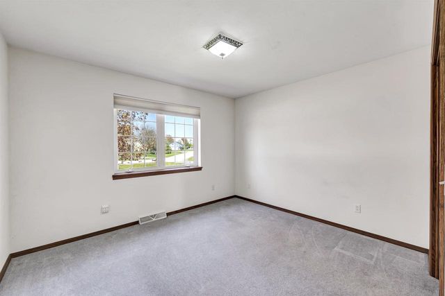 2195 REDPEPPER TRAIL, Green Bay, WI 54313