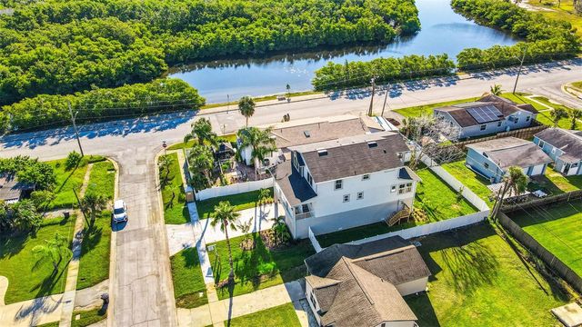 840 61ST AVENUE NE, St Petersburg, FL 33703