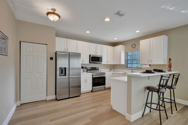 636 NW 127th Ave, Coral Springs, FL 33071
