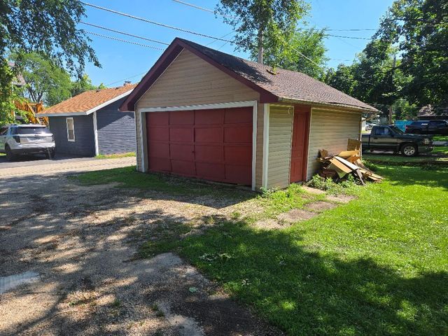 653 Whitley Avenue, Joliet, IL 60433