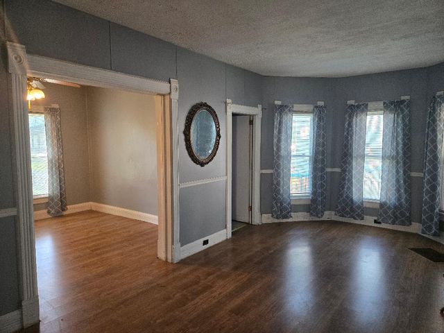 653 Whitley Avenue, Joliet, IL 60433