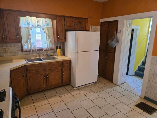 653 Whitley Avenue, Joliet, IL 60433