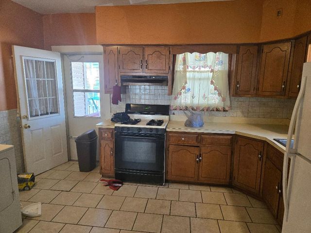 653 Whitley Avenue, Joliet, IL 60433