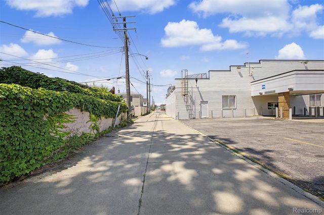 13403 W 7 Mile Road, Detroit, MI 48235