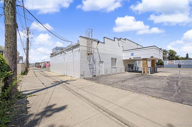 13403 W 7 Mile Road, Detroit, MI 48235