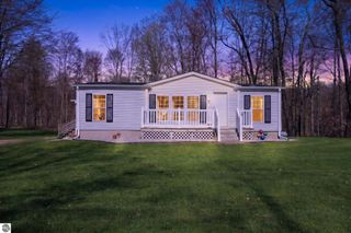 4537 N Caris Road, Edmore, MI 48829