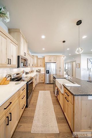 377 Glade Loop, Idaho Falls, ID 83404