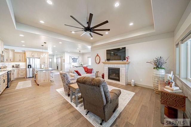 377 Glade Loop, Idaho Falls, ID 83404