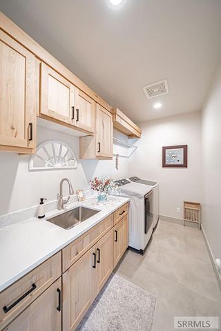 377 Glade Loop, Idaho Falls, ID 83404